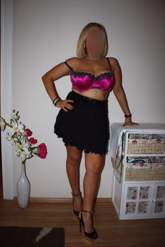 Mersin’in Çekici ve Fit Escort Kızı: Siyah Saçlı, 68 Kg, 160 cm