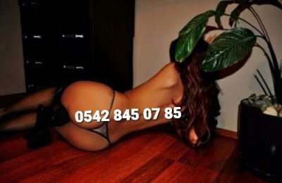 Mersin'in Elit Işıltısı: Neşeli ve Fit Vücutlu Erdemli Escort Bayan'ın Büyülü Etkileyicili