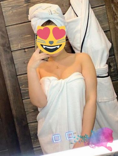 Mersin'in Erdemli Bölgesinden Zarif ve Neşeli Güzellik: Kızıl Saçlı Escort Bayan - 81 Kg,