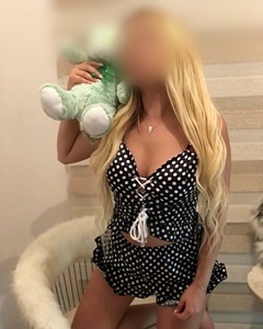 Mersin'in Erdemli Neşeli Şahane: 74 Kg ve 154 Cm'lik Siyah Saçlı, Fit Vücutlu ve Cana Yakı