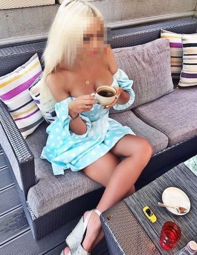 Mersin'in Kızıl Saçlı, Sportif Vücutlu ve Çekici Bayan Eskortu: 71 Kg, 172 cm ve Dinamik S