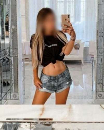Mersin'in Neşeli ve Bal Köpüğü Saçlı, 55 Kg ve 173 Cm'lik, Balık Etli Escort Güzeli