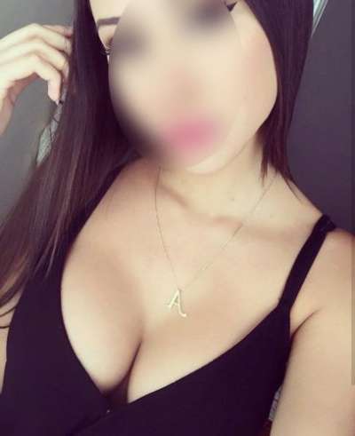 Mersin’in Özgün ve Sportif Zarifliği: Akdeniz Escort Bayan, Kızıl Saçlı, 52 Kg ve 169 cm