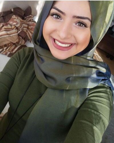 Mersin'in Rüya Kızı: Silifke Escort Bayan - Sarı Saçlar, Balık Etli Vücut ve Çekici Stil.