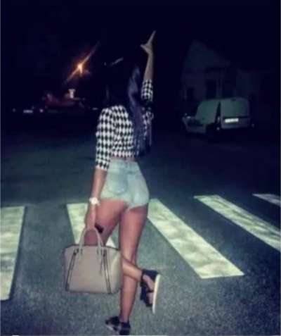 Mersin'in Rüzgar Gibi Geçen Kumral Saçlı, İnce Vücutlu ve Neşeli Escort Kızı