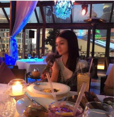 Mersin’in Saçları Sarı, Kalbi Altın: Mersin Escort Kız - Sarı Saçlar, Fit Vücut ve Çekici