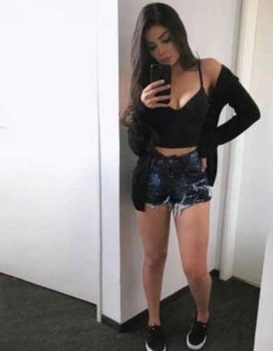 Mersin'in Şehirli Çekiciliği: Akdeniz Escort Bayan - Bal Köpüğü Saç, 155 cm, 55 Kg, Sporti
