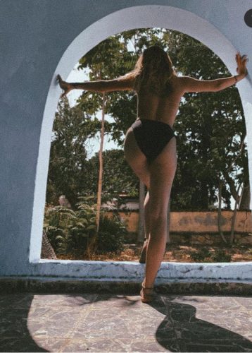Mersin'in Silifke Bölgesi: 80 Kg ve 166 Cm'lik Siyah Saçlı, İnce Vücutlu ve Bakımlı Silifk