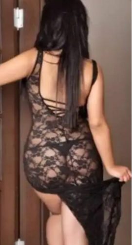 Mersin'in Silifke Escort Bayanı: Sarı Saçlı, 81 Kg ve 171 cm Boyunda, Sakin Çekicilikte Za
