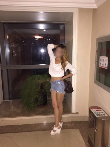 Mersin'in Sıra Dışı ve Büyüleyen Güzeli: Silifke Escort Bayan - 76kg, 176cm, Sarı Saçlı
