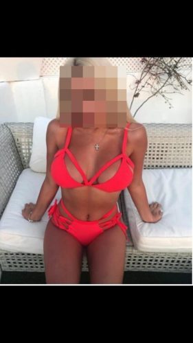 Mersin’in Siyah İncisi: Akdeniz Escort Bayan - İnce Beden, Şehirli Stil ve Cazibeli