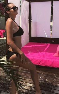 Mersin’in Tutkulu Güzeli: Mezitli Escort Bayan – Kızıl Saçlar, Balık Etli Vücut ve Sakin