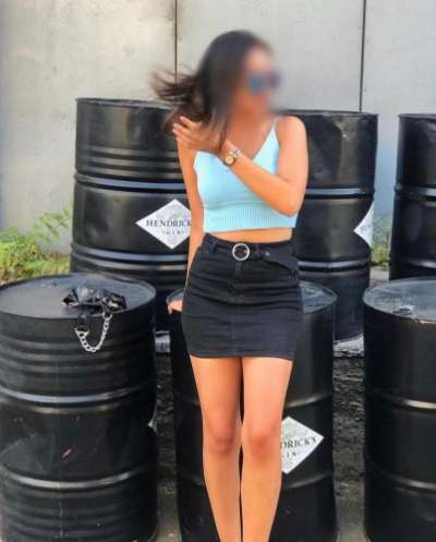 Mersin'in Zarif ve Bakımlı Mersinde Escort Kızı: Sarı Saçlı, 75 Kg, 168 Cm Boyunda ve Balı