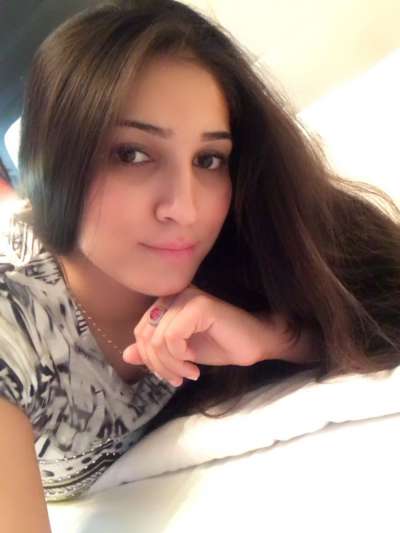 Mersin'in Zarif ve Çekici Işıltısı: Mezitli Escort Bayan - 65kg, 168cm, Kızıl Saçlı