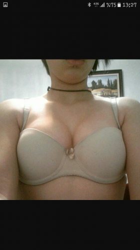 Mersin Mezitli'de Muhteşem ve Zarif Güzellik: Siyah Saçlı, 50 Kg, 173 Cm Boyunda Escort