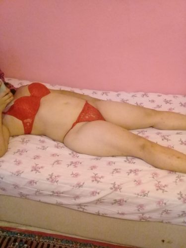 Mersin Mezitli'den Kızıl Cazibesi: Zarif, Şehirli ve 56 Kg, 168 Cm'lik Escort Bayan