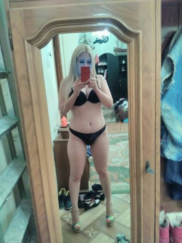 Mersin Mezitli'nin Neşeli, Kumral ve İnce Bedenli Bayan Eskortu: 167 cm Boy, 50 kg
