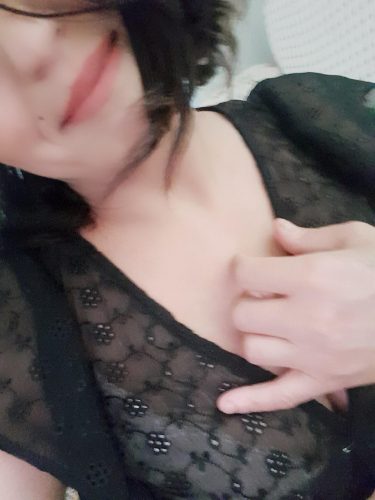 Mersin Mezitli'nin Sıra Dışı Escort Bayanı: Sarı Saçlı, 48 Kg Ağırlığında, 164 cm Boyunda,
