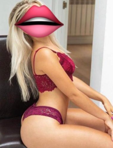 Mersin Mezitli'nin Zarif ve Balık Eti Yapılı Siyah Saçlı Güzeli: 83 Kg, 167 cm'lik Baştan