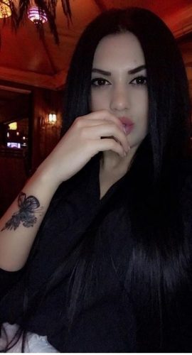 Mersin Silifke Escort: Kızıl Saçlı, Şehirli Tarzı ve Fit Vücuduyla Büyüleyici 71 Kg, 162 C