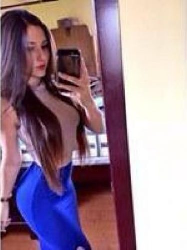 Mersin Silifke'nin Zarif ve Alımlı Güzeli: Sarı Saçlı, 77 Kg Ağırlığında, 164 cm Boyunda