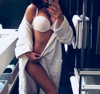 Mersin Tarsus'tan Sıradışı, Sportif Vücutlu ve Zarif Görünümlü Escort Bayan: Kızıl Saçlı,