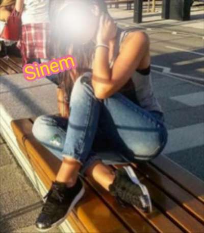 Mezitli'nin Kızıl Işıltılı, İnce ve Zarif Escort Bayanı: 55 Kg, 170 Cm'nin Sihirli Dünyası