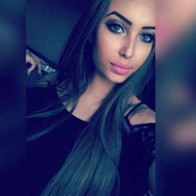 Mezitli'nin Şehirli ve Zarif Escort Bayanı: Kızıl Saçlı, 61kg ve 161cm Boyunda