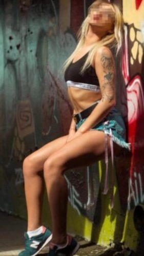 Tarsus Escort Bayan: Kızıl Saçların Dansı, Neşeli Ruhun Dansı - Fit Bedenin Göz Alıcı Mers