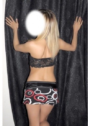 Zarif ve Çekici Güzellik: Mersin Akdeniz Escort Bayan Siyah Saçlı, 50 kg ve 166 cm