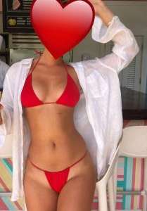 Mersin’de Çarpıcı Sarışın: Mezitli Escort Bayan, 61kg, 161cm Boyunda, İnce Vücutlu ve Saki