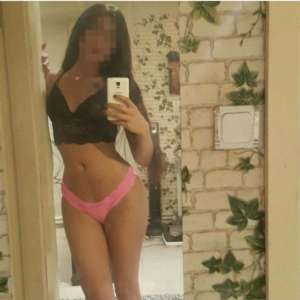 Mersin’de Egzotik Escort Kız: Kumral Saçlı, 58kg, 175cm Boyunda, Sportif Vücutlu