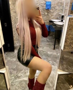 Mersin'den Süper Model Şıklığında Mezitli Escort: 58kg, 172cm, Bal Köpüğü Saçlı, Fit ve Çe
