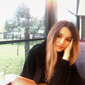 Mersin Erdemli'den Zarif Ve Fit Escort Bayan: Kumral Saçlı, 74 Kg, 168 Cm Boyunda, Bakımlı