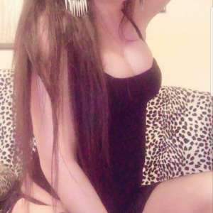 Mersin Erdemli'nin Balık Etli, Şehirli ve Siyah Saçlı Escort Bayanı: 72kg, 173cm
