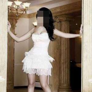 Mersin Erdemli'nin Etkileyici ve Başıboş Kızıl Saçlı Escort Bayanı: Bakımlı Stil ve Balık