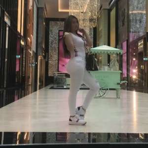 Mersin Erdemli'nin Zarif ve Şehirli Escort Bayanı: Siyah Saçlı, Spor Vücutlu Güzellik, 64