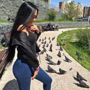 Mersin Erdemli: Siyah Saçlı, İnce ve Bakımlı Escort Bayan - Fark Yaratan Duruşuyla: 166 cm