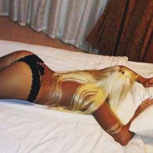 Mersin'in Çağdaş Şıklığı: Mezitli Escort Bayan - 71kg, 161cm, Siyah Saçlı