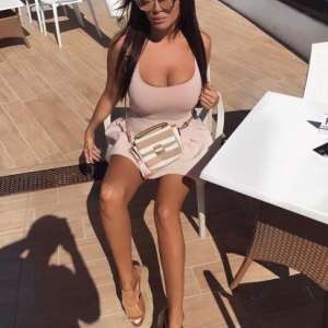 Mersin'in Dikkat Çeken Güzeli: Tarsus Escort Bayan'ın Bal Köpüğü Saçlı, Balık Etli Cazibes