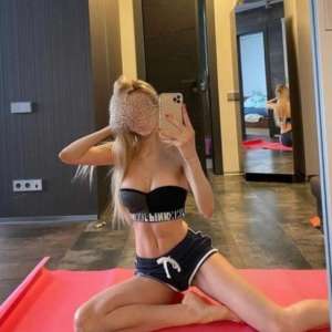 Mersin'in Erdemli İlçesinin Sarışın ve Çekici Bayan Escortu: İnce Bedeni, 160 cm Boyu ve 5