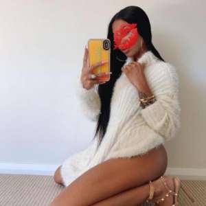 Mersin'in Göz Alıcı Akdeniz Escort Bayanı: Siyah Saçlı, 52kg, 162cm Boyunda, İnce Bedenli