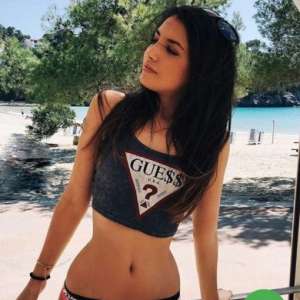 Mersin'in Kalbinde Mücevher Gibi Parlayan Zarif ve Çekici Akdeniz Escort Bayan