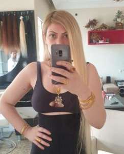 Mersin'in Mezitli Bölgesinin Zarif ve İnce Vücutlu Escort Bayanı: Siyah Saçlı, 49 Kg ve 17