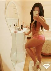 Mersin'in Nazik Güzel: Silifke Escort Bayan - Sarı Saçlar, Zarif Vücut ve Bakımlı Stil.