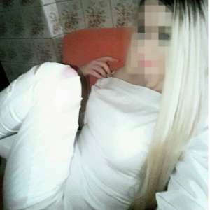 Mersin'in Neşeli ve Cazip Tercihi: Mezitli Escort Bayan - 78kg, 165cm, Siyah Saçlı