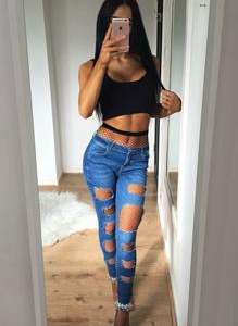 Mersin'in Neşeli ve Sportif Sarışın Cazibesi: 53 Kg ve 158 cm'lik Erdemli Escort Bayan