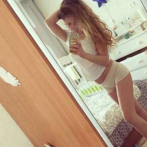 Mersin’in Sihirli Noktası: Mezitli Escort Bayan - Siyah Saçlar, Sportif Vücut ve Sakin Tar