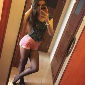 Mersin'in Son Tekeldeki Dikkat Çeken Özgürlüğü: Erdemli Escort Bayan'ın Doğa Eşliğindeki B