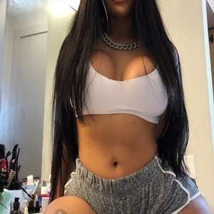 Mersin'in Zarif Escort Kızlarından 79 Kg, 173 Cm, Siyah Saçlı Mükemmellik